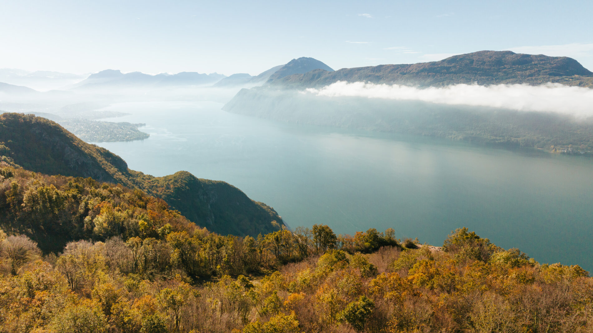 Vue de drone du Lac du Bourget
