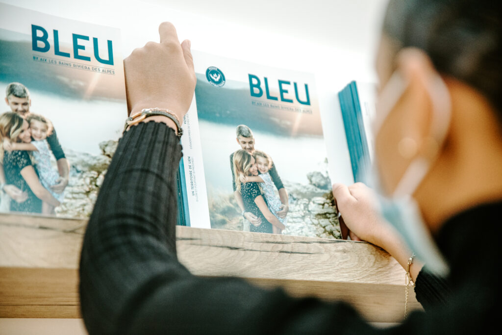 Focus sur le magazine "Bleu" d'Aix Riviera